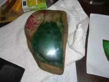 桐乡翡翠原石价格,嘉兴桐乡的玉怎么样-第1张图片-翡翠网 桐乡翡翠原石价格,嘉兴桐乡的玉怎么样-第1张图片-翡翠网