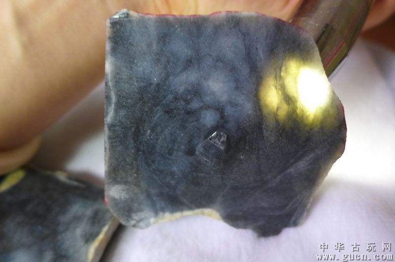 冕宁乌鸡种翡翠原石世界十大顶级翡翠图片-第1张图片-翡翠网 冕宁乌鸡种翡翠原石世界十大顶级翡翠图片-第1张图片-翡翠网