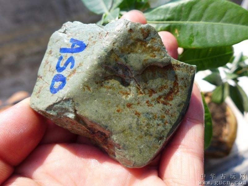 翡翠矿石价格翡翠的种类有哪些-第2张图片-翡翠网 翡翠矿石价格翡翠的种类有哪些-第2张图片-翡翠网