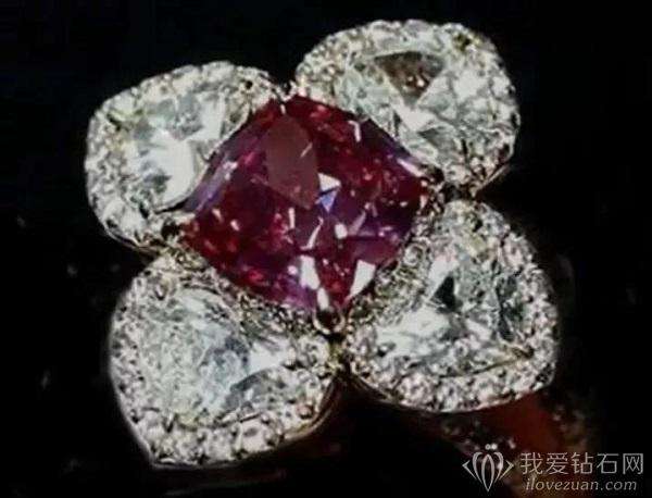 世界最大紫粉钻石1号世界最大紫粉钻石-第2张图片-翡翠网 世界最大紫粉钻石1号世界最大紫粉钻石-第2张图片-翡翠网