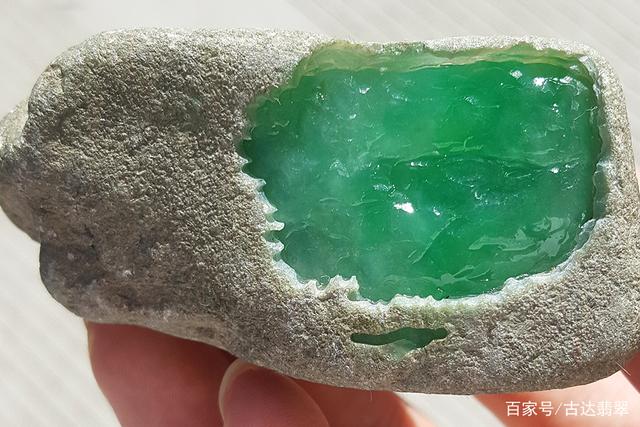 皮厚的翡翠原石,翡翠原石皮壳厚好不好-第2张图片-翡翠网 皮厚的翡翠原石,翡翠原石皮壳厚好不好-第2张图片-翡翠网