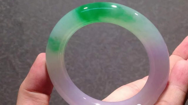 翡翠从入门到精通知识汇总,想学翡翠知识-第19张图片-翡翠网 翡翠从入门到精通知识汇总,想学翡翠知识-第19张图片-翡翠网