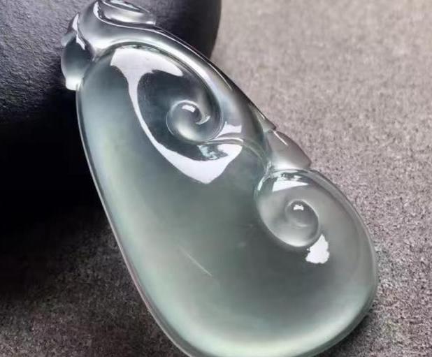 翡翠种水分类及价格图解的简单介绍-第1张图片-翡翠网 翡翠种水分类及价格图解的简单介绍-第1张图片-翡翠网