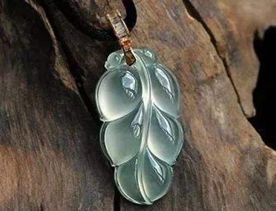 翡翠种水分类及价格图解的简单介绍-第2张图片-翡翠网 翡翠种水分类及价格图解的简单介绍-第2张图片-翡翠网