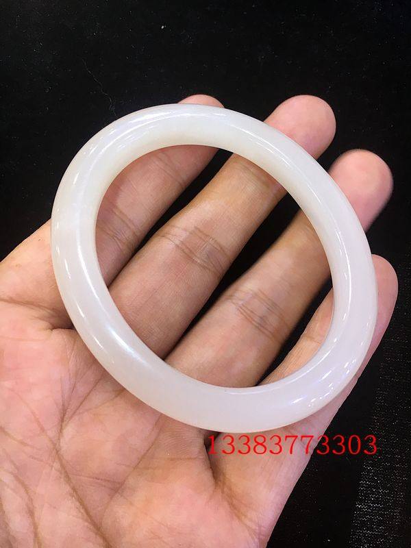 关于藕粉地翡翠手镯价格的信息-第2张图片-翡翠网 关于藕粉地翡翠手镯价格的信息-第2张图片-翡翠网