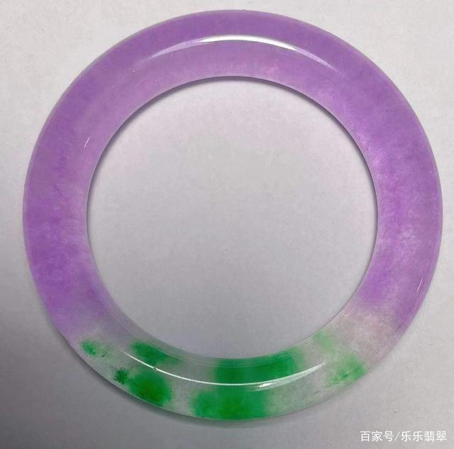 中金翡翠手镯真假鉴定中国黄金的翡翠手镯是真的吗-第1张图片-翡翠网 中金翡翠手镯真假鉴定中国黄金的翡翠手镯是真的吗-第1张图片-翡翠网
