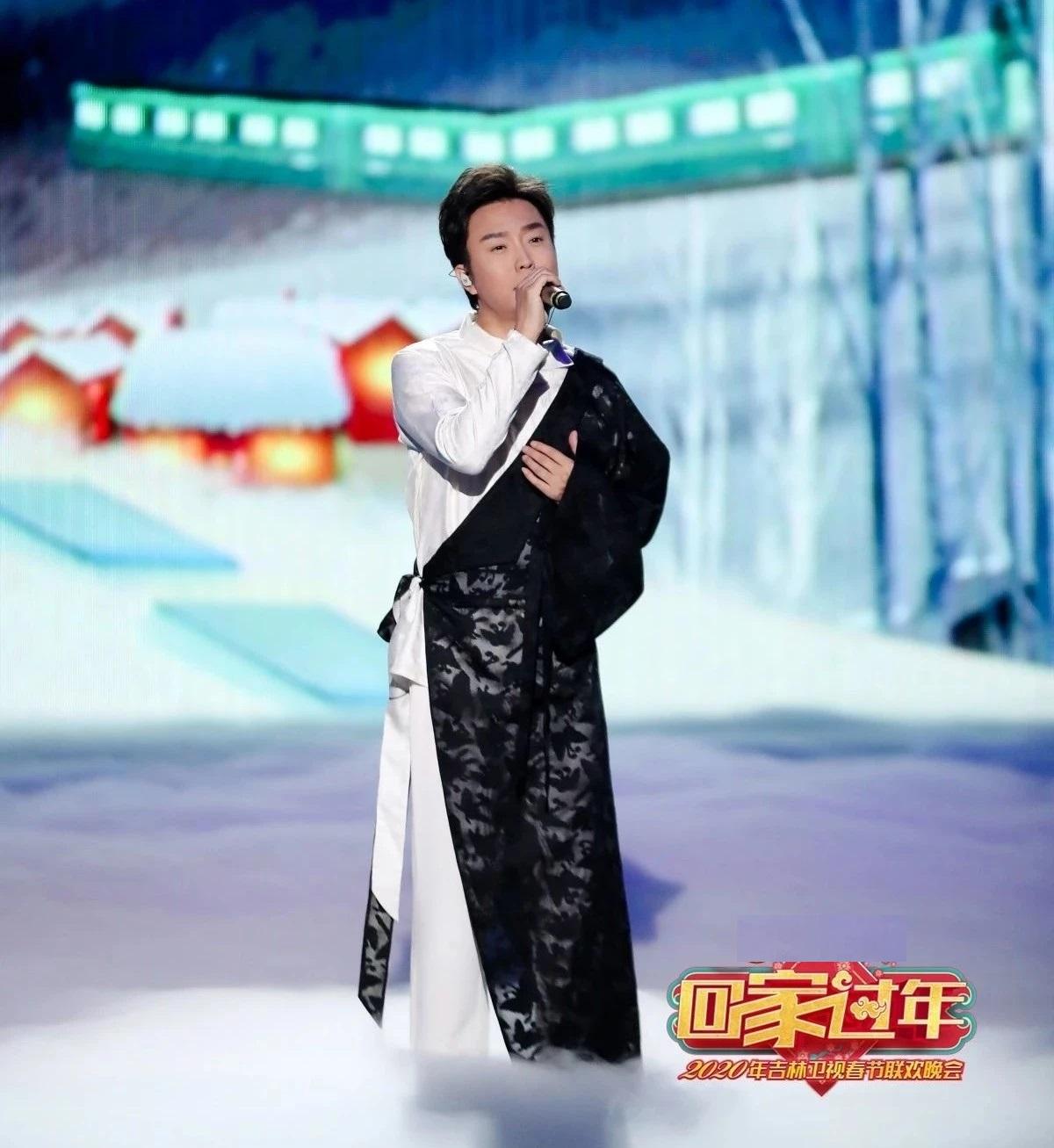 直通春晚李玉刚,2022春晚为什么没有李玉刚-第1张图片-翡翠网 直通春晚李玉刚,2022春晚为什么没有李玉刚-第1张图片-翡翠网