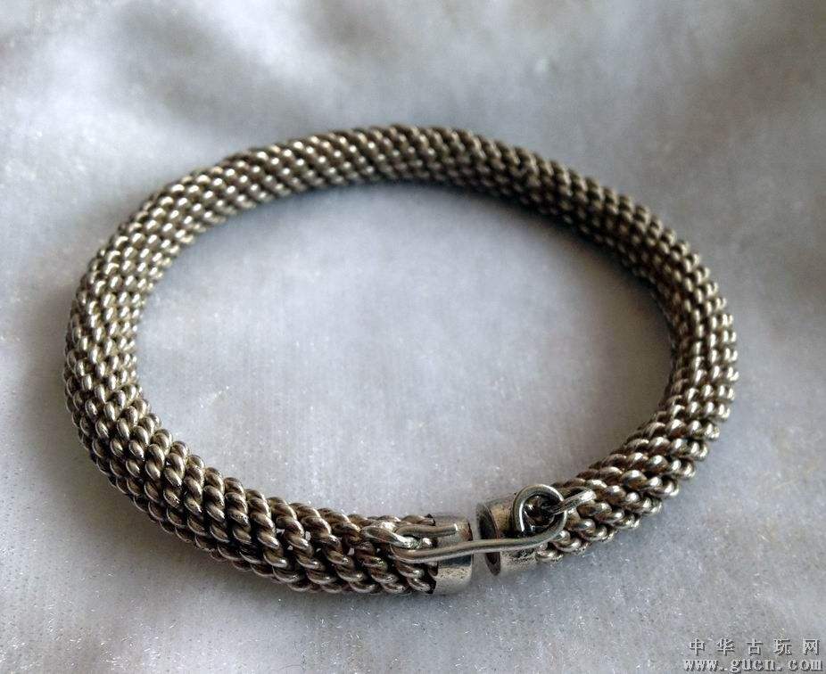 纹银手镯的年代及特点纹银手镯翡翠知识-第2张图片-翡翠网 纹银手镯的年代及特点纹银手镯翡翠知识-第2张图片-翡翠网