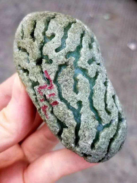 假翡翠蜘蛛网结构图片蜘蛛网翡翠原石图片-第1张图片-翡翠网 假翡翠蜘蛛网结构图片蜘蛛网翡翠原石图片-第1张图片-翡翠网