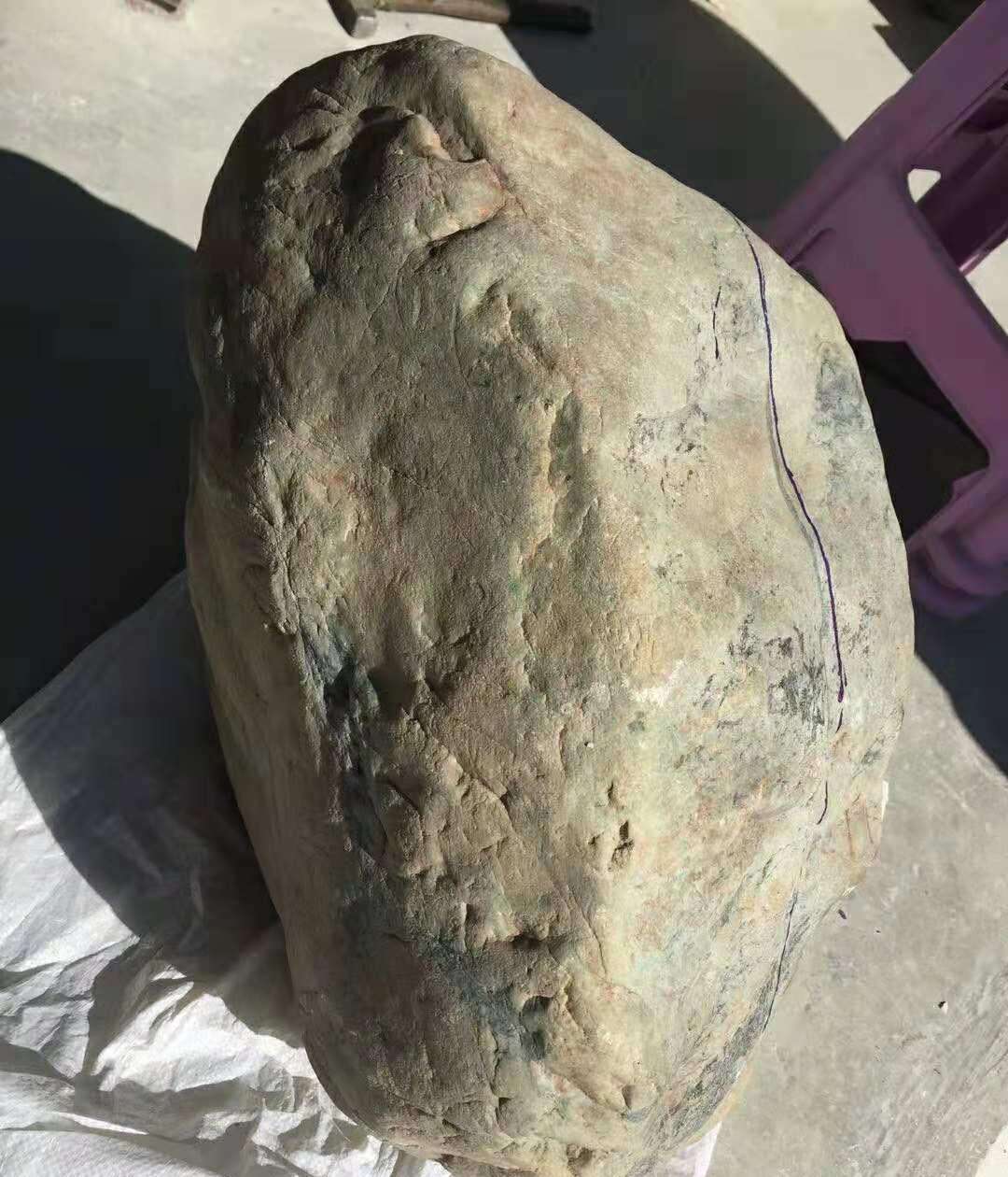 广西有翡翠原石吗河里有翡翠原石-第1张图片-翡翠网 广西有翡翠原石吗河里有翡翠原石-第1张图片-翡翠网