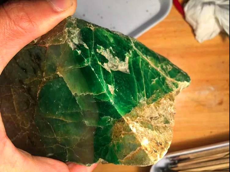 翡翠原石照片图片大全纽扣翡翠原石图片-第1张图片-翡翠网 翡翠原石照片图片大全纽扣翡翠原石图片-第1张图片-翡翠网