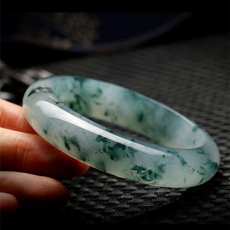 包含飘花绿翡翠手镯价格的词条-第2张图片-翡翠网 包含飘花绿翡翠手镯价格的词条-第2张图片-翡翠网