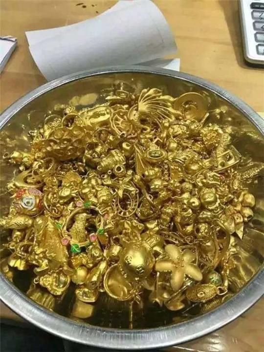 今日黄金回收价黄金回收价格多少钱一克-第2张图片-翡翠网 今日黄金回收价黄金回收价格多少钱一克-第2张图片-翡翠网