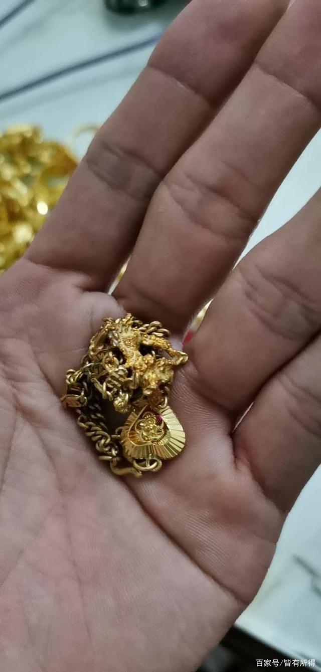 附近黄金回收店电话号码,回收黄金去哪里买合适-第2张图片-翡翠网 附近黄金回收店电话号码,回收黄金去哪里买合适-第2张图片-翡翠网