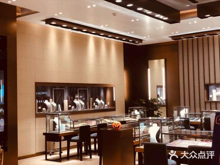 周大福上班压力大吗周大福招聘-第1张图片-翡翠网 周大福上班压力大吗周大福招聘-第1张图片-翡翠网