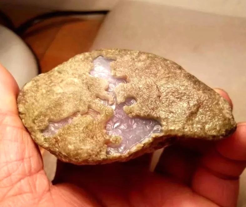 中国哪里出产翡翠原石,全世界有哪些国家出产翡翠-第1张图片-翡翠网 中国哪里出产翡翠原石,全世界有哪些国家出产翡翠-第1张图片-翡翠网