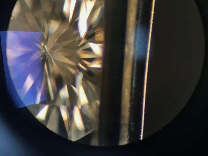 合成碳硅石钻石建议买吗合成碳硅石钻石值钱吗-第2张图片-翡翠网 合成碳硅石钻石建议买吗合成碳硅石钻石值钱吗-第2张图片-翡翠网