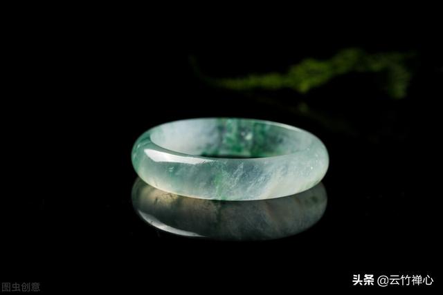 关于镯子翡翠知识科普的信息-第2张图片-翡翠网 关于镯子翡翠知识科普的信息-第2张图片-翡翠网