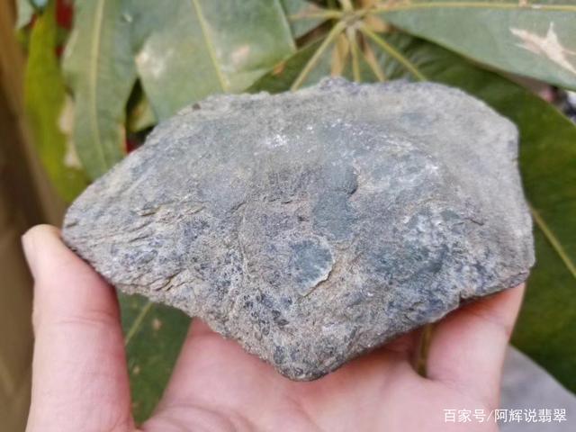 翡翠原石皮壳油性原石皮壳老嫩对比图-第1张图片-翡翠网 翡翠原石皮壳油性原石皮壳老嫩对比图-第1张图片-翡翠网