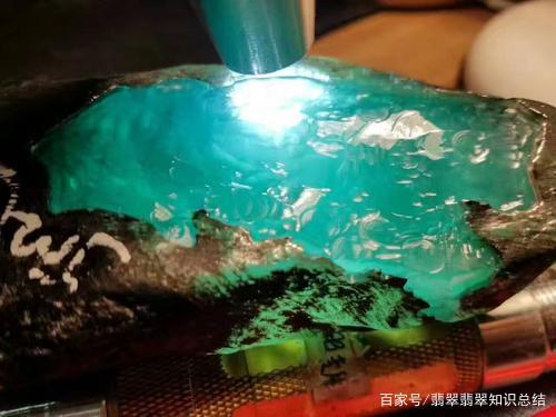 翡翠石价格与图片,翡翠原石的价格-第2张图片-翡翠网 翡翠石价格与图片,翡翠原石的价格-第2张图片-翡翠网