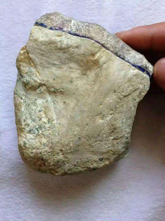 有翡翠原石加工的地方翡翠原石的厂口-第2张图片-翡翠网 有翡翠原石加工的地方翡翠原石的厂口-第2张图片-翡翠网