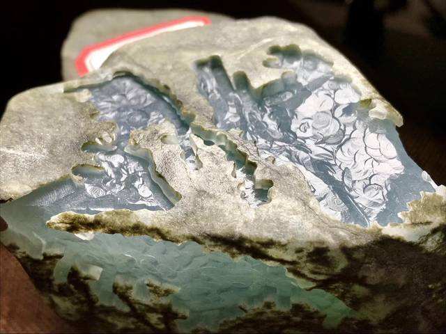 翡翠原石鉴别最简单方法济南翡翠原石加工-第1张图片-翡翠网 翡翠原石鉴别最简单方法济南翡翠原石加工-第1张图片-翡翠网