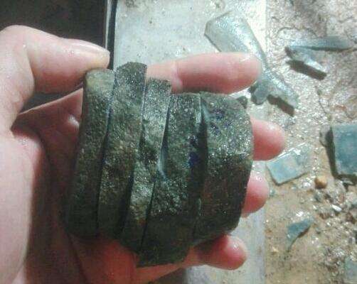 赌石翡翠知识讲解翡翠赌石技巧和鉴赏-第2张图片-翡翠网 赌石翡翠知识讲解翡翠赌石技巧和鉴赏-第2张图片-翡翠网