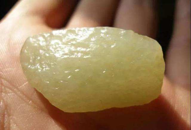 45种玛瑙原石图片,戈壁出翡翠原石吗-第1张图片-翡翠网 45种玛瑙原石图片,戈壁出翡翠原石吗-第1张图片-翡翠网