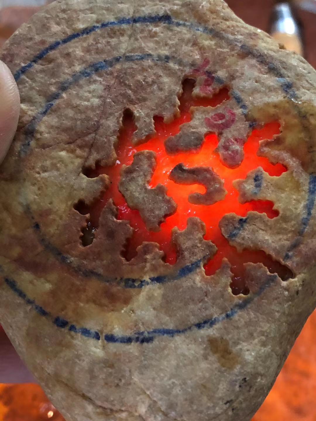 20万至30万紫罗兰翡翠图片玻璃种紫罗兰翡翠原石图片-第2张图片-翡翠网 20万至30万紫罗兰翡翠图片玻璃种紫罗兰翡翠原石图片-第2张图片-翡翠网