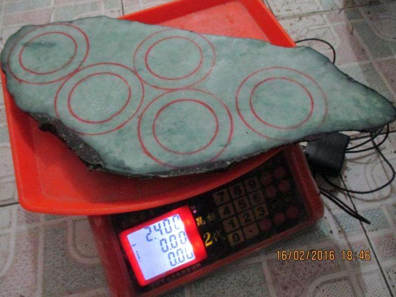 广安翡翠原石加工手镯的简单介绍-第2张图片-翡翠网 广安翡翠原石加工手镯的简单介绍-第2张图片-翡翠网