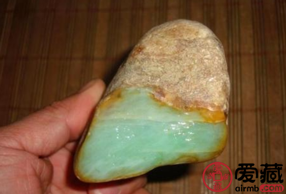 达马坎翡翠原石价格表会卡翡翠原石的特点及图解-第1张图片-翡翠网 达马坎翡翠原石价格表会卡翡翠原石的特点及图解-第1张图片-翡翠网