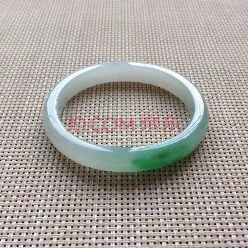 翡翠变成手镯,翡翠手镯寓意大全-第2张图片-翡翠网 翡翠变成手镯,翡翠手镯寓意大全-第2张图片-翡翠网