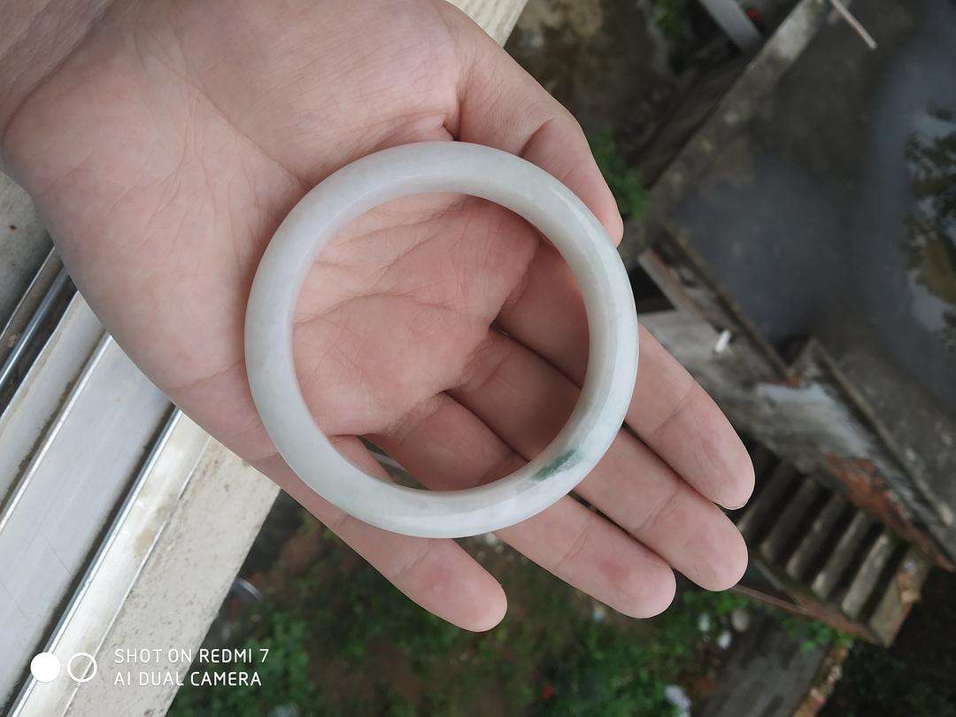 老凤祥翡翠手镯鉴定真假老凤祥5000左右玉手镯-第2张图片-翡翠网 老凤祥翡翠手镯鉴定真假老凤祥5000左右玉手镯-第2张图片-翡翠网