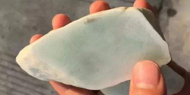 古人怎么切翡翠原石,切翡翠原石用什么锯片-第2张图片-翡翠网 古人怎么切翡翠原石,切翡翠原石用什么锯片-第2张图片-翡翠网