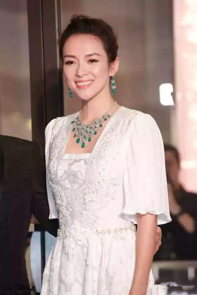 女人戴翡翠对身体有什么好处年轻女生戴翡翠的好处-第2张图片-翡翠网 女人戴翡翠对身体有什么好处年轻女生戴翡翠的好处-第2张图片-翡翠网