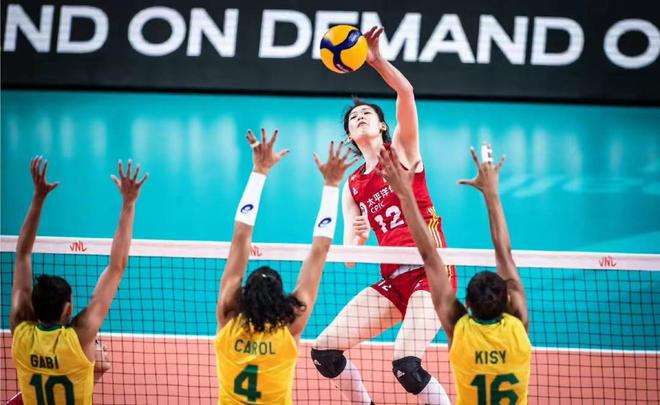 直播女排对意大利,2021中国女排对战意大利-第1张图片-翡翠网