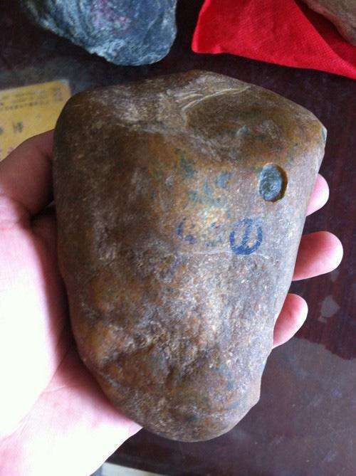 翡翠原石假皮壳图片翡翠原石的原生皮-第2张图片-翡翠网 翡翠原石假皮壳图片翡翠原石的原生皮-第2张图片-翡翠网