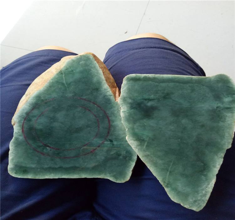 木头料翡翠原石,翡翠原石多少一公斤-第1张图片-翡翠网 木头料翡翠原石,翡翠原石多少一公斤-第1张图片-翡翠网