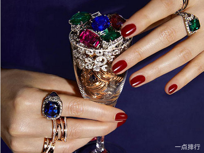 梵克雅宝和蒂芙尼哪个档次高高端珠宝品牌排行榜-第2张图片-翡翠网 梵克雅宝和蒂芙尼哪个档次高高端珠宝品牌排行榜-第2张图片-翡翠网