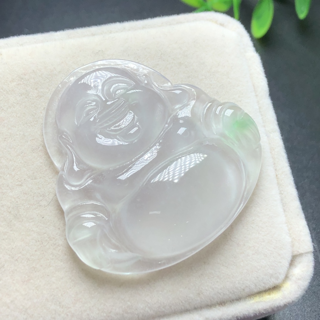 冰种飘花翡翠佛价格冰种翡翠为什么那么贵-第1张图片-翡翠网 冰种飘花翡翠佛价格冰种翡翠为什么那么贵-第1张图片-翡翠网