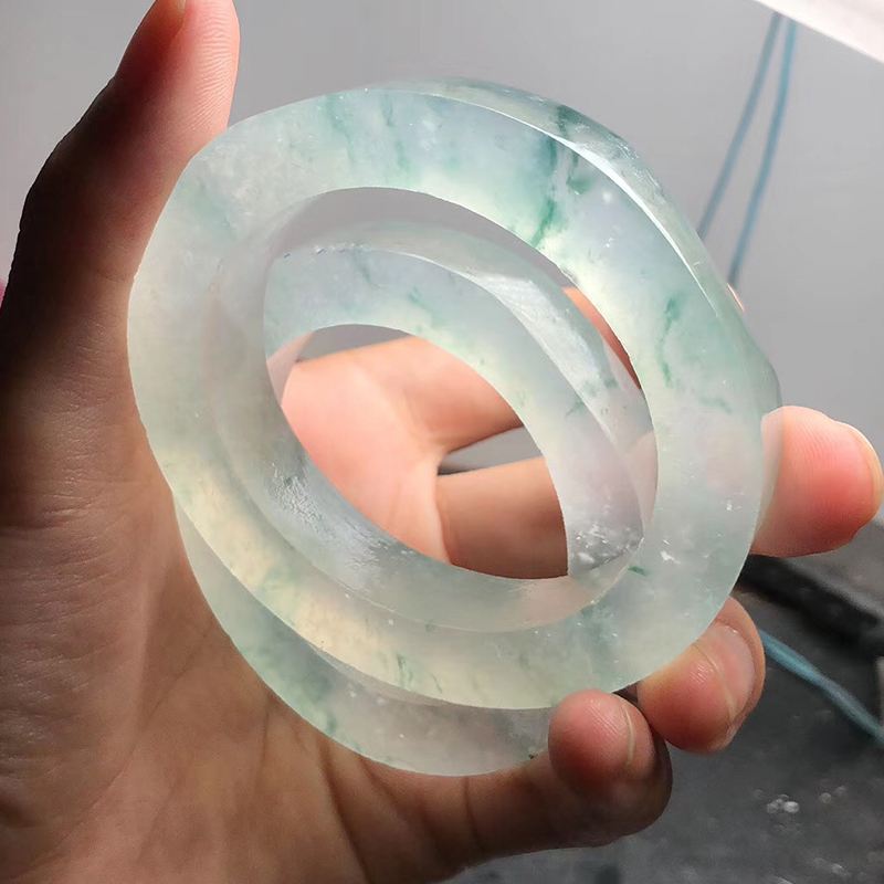 包含翡翠淡绿飘花原石的词条-第2张图片-翡翠网 包含翡翠淡绿飘花原石的词条-第2张图片-翡翠网