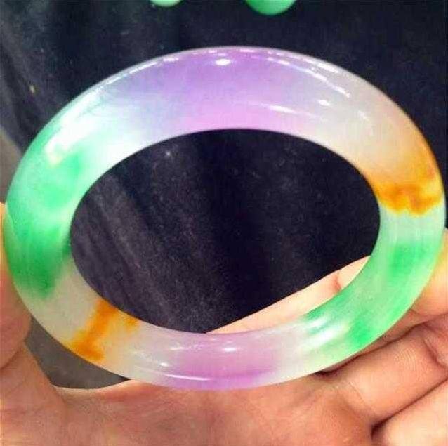 顶级翡翠手镯图片价格的简单介绍-第1张图片-翡翠网 顶级翡翠手镯图片价格的简单介绍-第1张图片-翡翠网