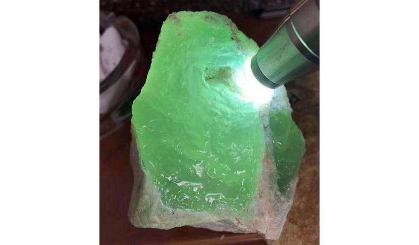 缅甸关于翡翠原石的知识大全的简单介绍-第2张图片-翡翠网 缅甸关于翡翠原石的知识大全的简单介绍-第2张图片-翡翠网