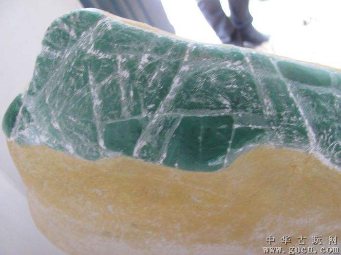 5000元的翡翠油青镯子,河滩里的翡翠原石图片-第1张图片-翡翠网 5000元的翡翠油青镯子,河滩里的翡翠原石图片-第1张图片-翡翠网