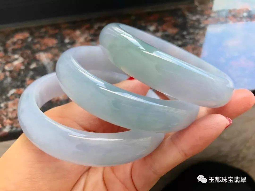 关于翡翠手镯试戴成功免费送怎么*作的信息-第1张图片-翡翠网 关于翡翠手镯试戴成功免费送怎么*作的信息-第1张图片-翡翠网