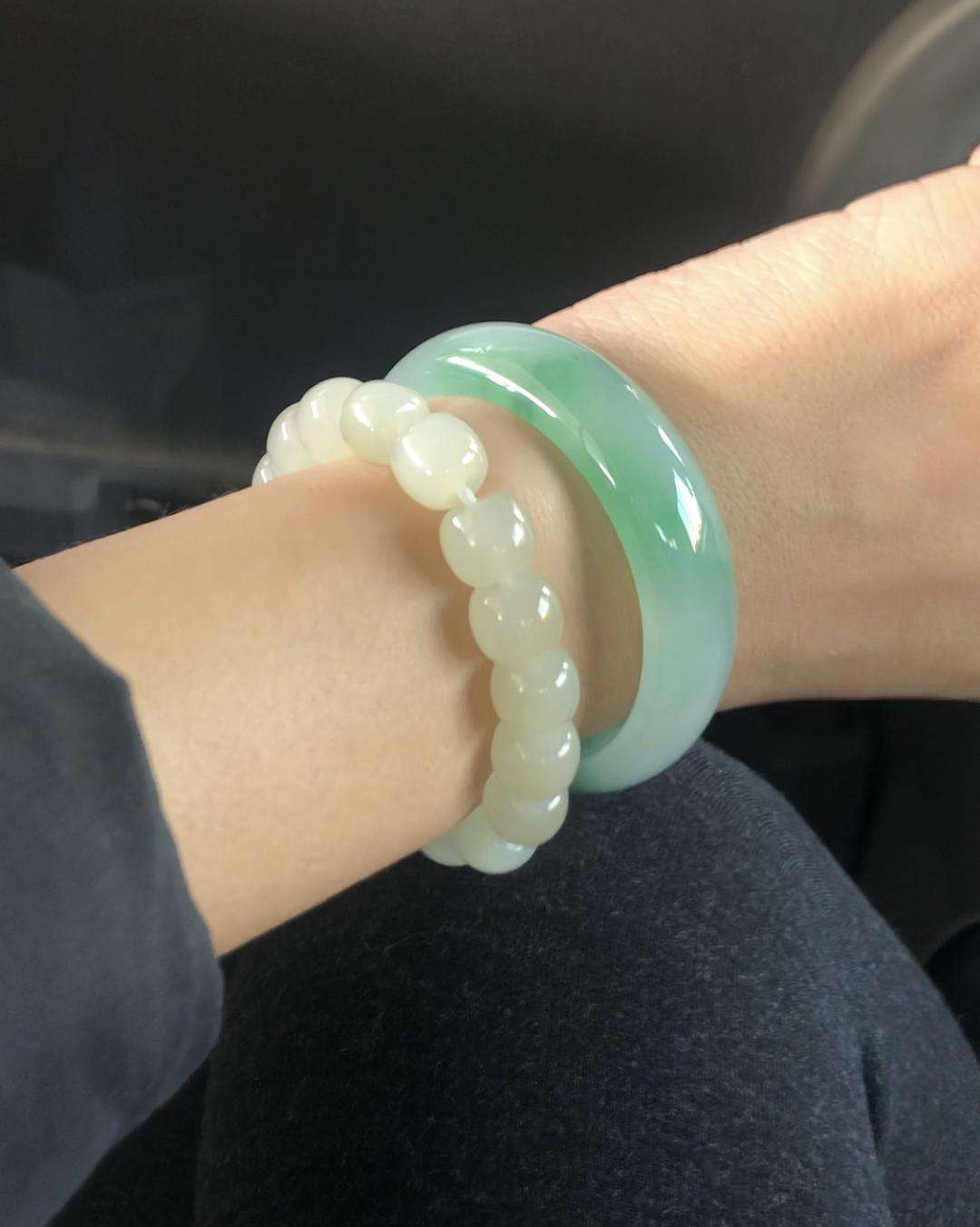 关于翡翠手镯试戴成功免费送怎么*作的信息-第2张图片-翡翠网 关于翡翠手镯试戴成功免费送怎么*作的信息-第2张图片-翡翠网