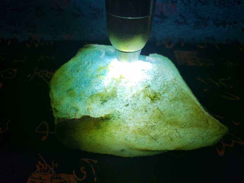 关于翡翠怎样训练原石立体感的信息-第2张图片-翡翠网 关于翡翠怎样训练原石立体感的信息-第2张图片-翡翠网