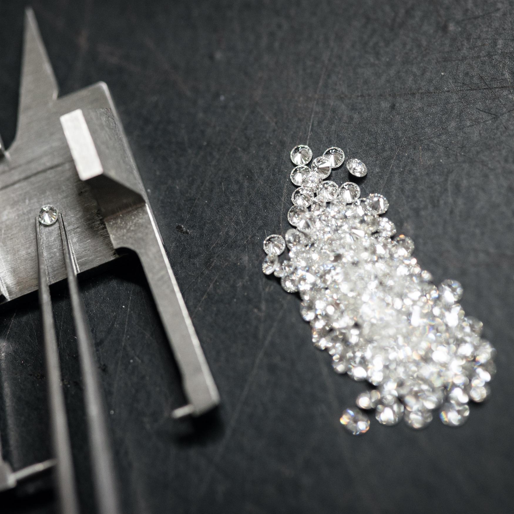 钻石为何是最大骗局以色列钻石靠谱吗-第2张图片-翡翠网 钻石为何是最大骗局以色列钻石靠谱吗-第2张图片-翡翠网