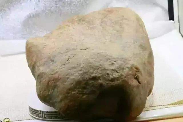 哪个平台可以出售翡翠原石,至今为止最涨的翡翠原石-第1张图片-翡翠网 哪个平台可以出售翡翠原石,至今为止最涨的翡翠原石-第1张图片-翡翠网