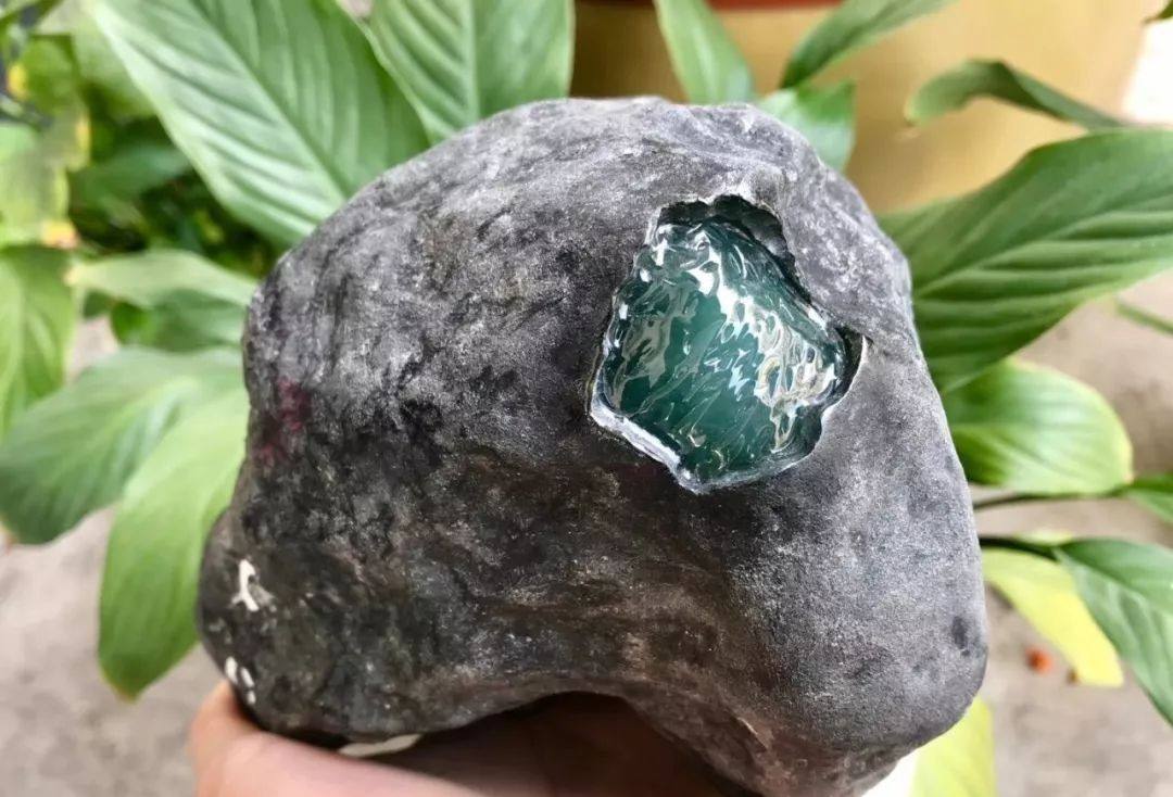 翡翠原石去哪里鉴别,陕西翡翠原石厂家-第2张图片-翡翠网 翡翠原石去哪里鉴别,陕西翡翠原石厂家-第2张图片-翡翠网